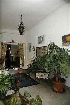 هوتل لو ليس