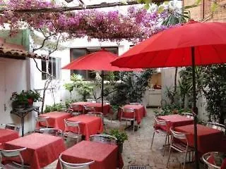 هوتل لو ليس جوان ليه باه