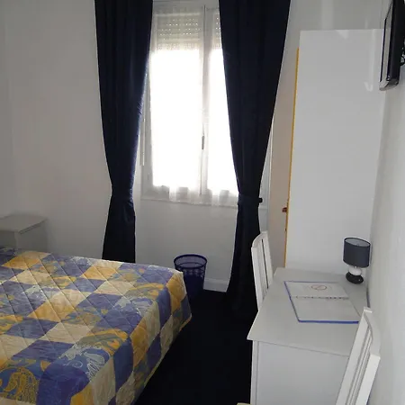 فندق هوتل لو ليس جوان ليه باه